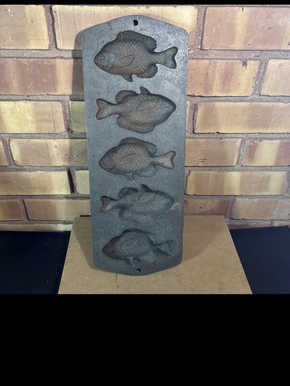 Lodge Cast Iron Perch Pan 5 Fish Mold Cornbread Bakeware 5PP2 Vintage Style